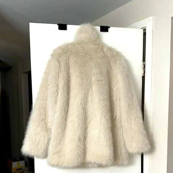 Cream Faux Fur Teddy Jacket with Luxurious Texture Size XL - Picture 3 of 9